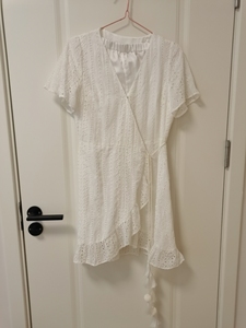 Z11白色连衣裙