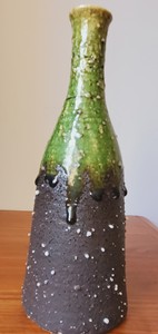 日本进口平安桔吉花瓶，颗颗白色爆石是亮点，流釉自然流畅，撞色