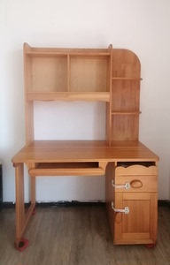 恒信书桌一套，包含书桌，书架。北美白松木，纯实木，没有复合板