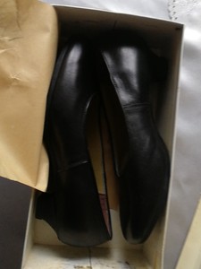 女军官皮鞋，君工厂生产的，穿许多年都不会坏，质量很好，养脚，