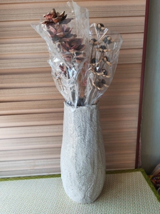 大花瓶和手工永生装饰花，60厘米高，很高档，实体店300购入