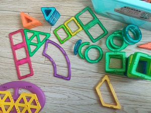 大号磁力片积木玩具，正方形，三角形半圆形，各种形状一共247