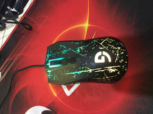 富勒g91s游戏鼠标高端电竞鼠标成色如图