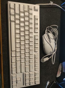 罗技g102鼠标白色加rkr87键盘（18键热插拔，单模，白