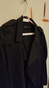 女式圣迪奥黑风衣薄款～30元一口价，不包邮，不退不换，非诚勿