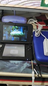 蓝色老大三3DSLL任天堂游戏机，带4G东芝内存卡，带个包，