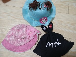 女宝宝帽子，春秋一个夏天两个，适合2到5岁，三个一起卖，12