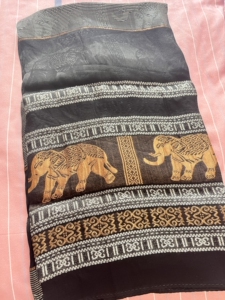 2条50元，柬埔寨购，图腾丝巾，可用于围巾，餐布，以及民族元