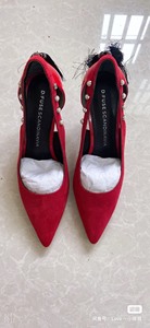品牌：迪芙斯，红色绒面羊皮单鞋，后跟流苏可拆，尺码38，正码