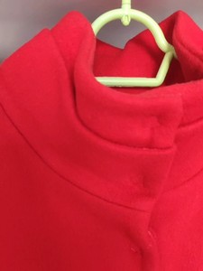 9成新铂玺红色长款厚羊绒大衣，纯红色，有里衬，羊毛含量65.