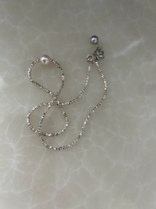 全新海水珍珠配碎银子项链，通体925银，包括搭扣，小挂件，两