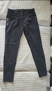 全新J Brand牛仔小脚裤国外带回，黑灰色，布料做工都很好