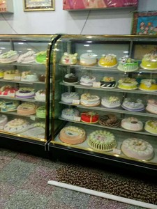 蛋糕展示柜2个常温的，1.75米/个给钱就卖哈市双城区自取