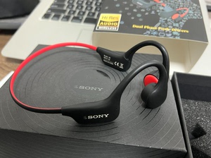 全新未拆sony索尼骨传导蓝牙耳机运动防水自带内存运动跑步游