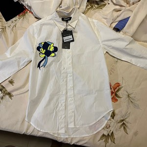 精致白衬衫，品牌为Am en pa pa国内中档服装品牌，吊