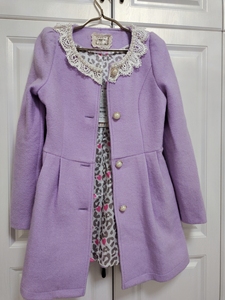 美丽衣橱紫色羊毛大衣，浅紫色无滤镜，全新，这款偏修身，标的L