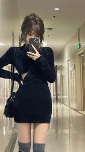 李小璐 国风原创黑色气质修身显瘦连衣裙，烟熏桃桃同款