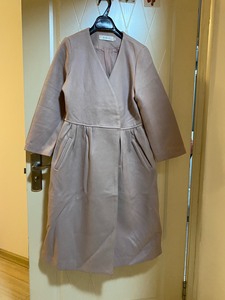 韩国品牌羊毛裙式大衣 165码，藕粉色裙式大衣，面料羊毛，裙