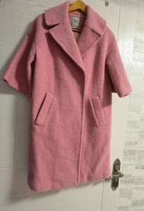 舒朗旗下品牌风入松的毛呢大衣。。。。廓形。。。粉色。。。七分