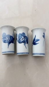80年代景德镇玉风窑青花手绘水杯，三只全品，高11.5厘米，
