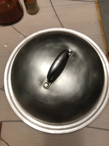 不锈钢锅盖大勺盖，直径30厘米，质量非常好，厚料，很沉，沈阳