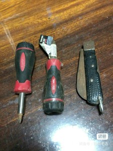 老天津多功能电工刀，几乎没用过，两个外单多功能螺丝刀打包出售
