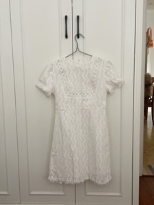 z11白色连衣裙