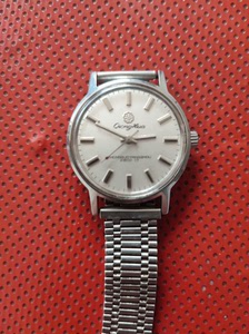 出全钢防震自用手表一块，品牌：琼花，17钻，扬州手表厂生产，