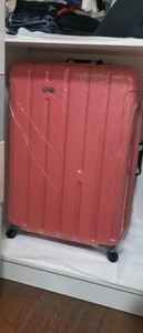 全新外交官行李箱29寸，购于上海徐家汇汇金百货。上海地区支持
