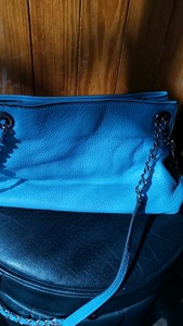 MK牛皮包包，单肩斜挎两用，牛皮材质天蓝色，百搭款，链条背带