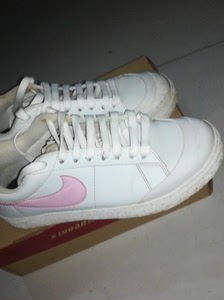 藕粉皮质小白鞋ao281女鞋品牌：Nike/耐克适 