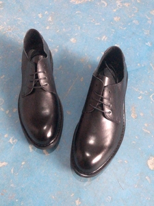 全新 真皮男士商务皮鞋 头层牛皮很软不磨脚。标准皮鞋尺码39