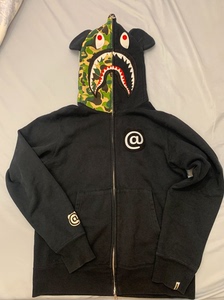 Bape bearbrick暴力积木熊联名 鲨鱼外套卫衣