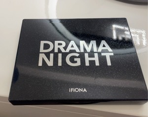 iFiona/菲奥娜 12色眼影盘Drama Night