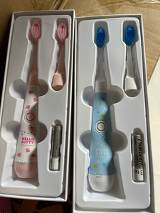 全新 HelloKitty儿童电动牙刷（粉色、蓝色)，正品清