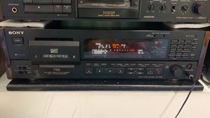 索尼77ES数码磁带机，原装100V，录放正常，不掉码，磁鼓