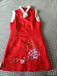 150码菲格味妮女童拜年服春节连衣裙，夹棉，基本全新
