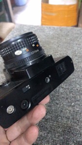 玛米亚ZE-2相机！镜头保存还不错！但机身少反光板及旋钮盖！