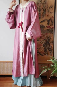 长衫+披风 青竹居传统服饰，藤花织金明制圆领对襟
