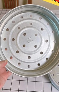 直径40厘米的电饭锅笼屉，带不锈钢盖子，九成新的，