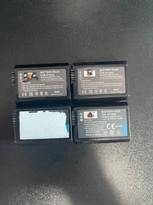 蒂森特fw50电池四块 打包送一张32g内存卡