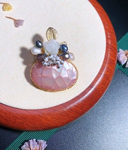 台湾设计师原创天然珍珠、彩贝胸针，可兼用吊坠，也可系在帽子、