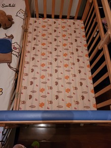 婴儿床小龙哈彼儿童床实木好孩子椰棕床垫。尺寸是120×70/