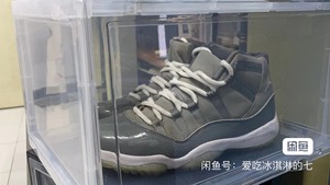 耐克nikeAJ11篮球鞋40码灰白高帮，之前朋友送的生日礼