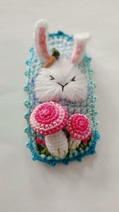 立体刺绣小兔子发夹6cm边夹,小兔子耳朵能调整。春天戴着小兔
