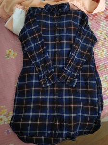 优衣库女童长款纯棉格子衬衫140码，基本全新。