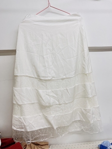m码，十三行unara家的白色醋酸料子半身长裙，特别仙，