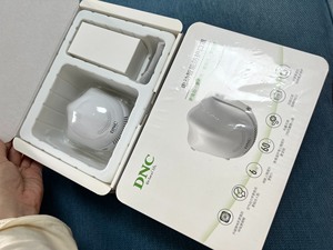 DNC东研电动智能口罩，一个全新未拆包装，一个全新拆包装但未