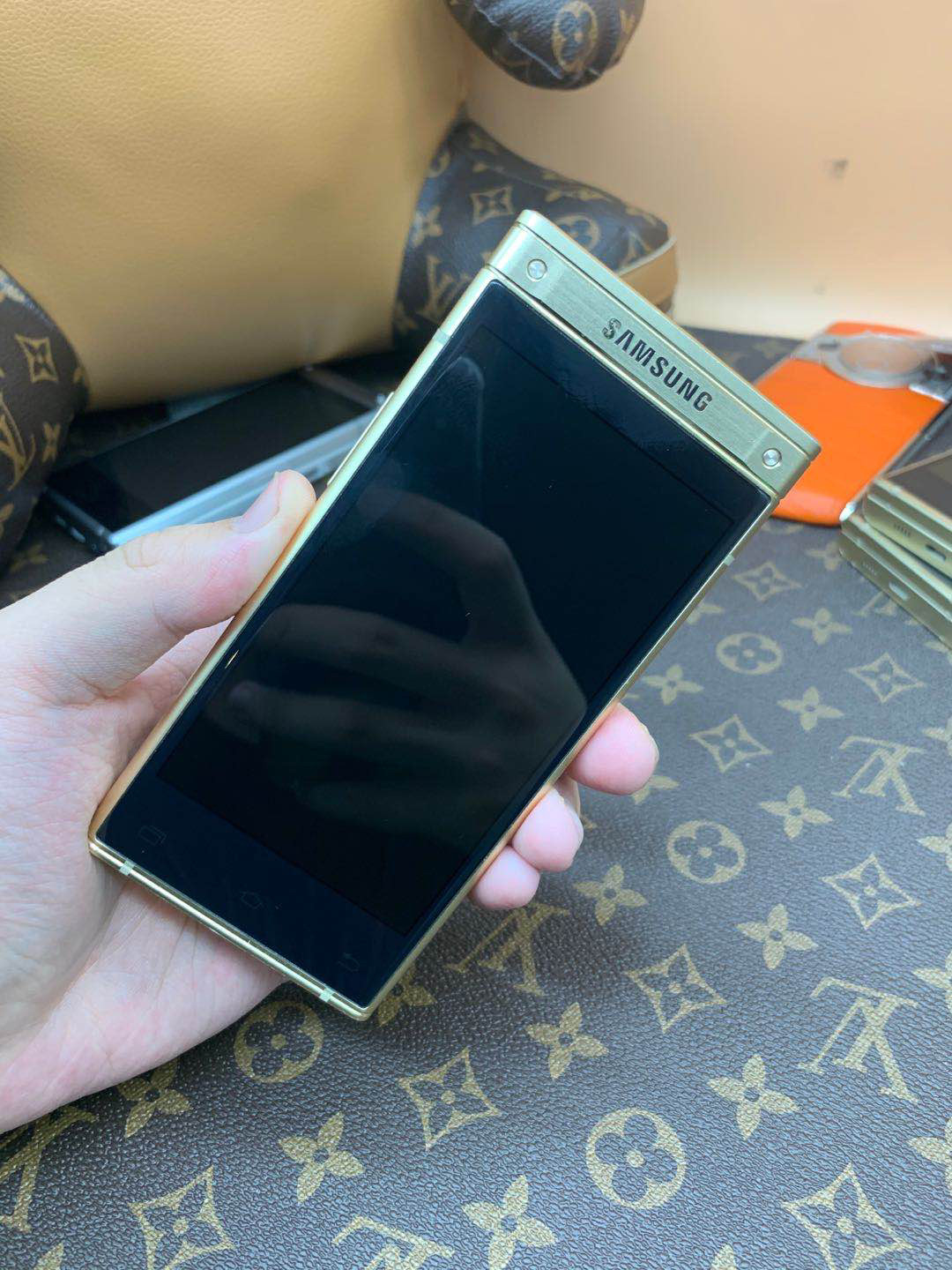 三星w2018国行正品9.5新以上翻盖手机