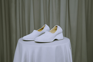 #售罄# YSHAN STUDIO FAY系列 白色坡跟单鞋 后松紧 设计师 雨山
